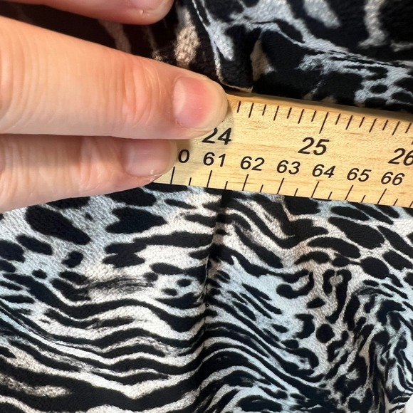 Michael Kors Animal Print Zebra Leopard V Neck Zipper Top Shirt S M - Picture 7 of 7